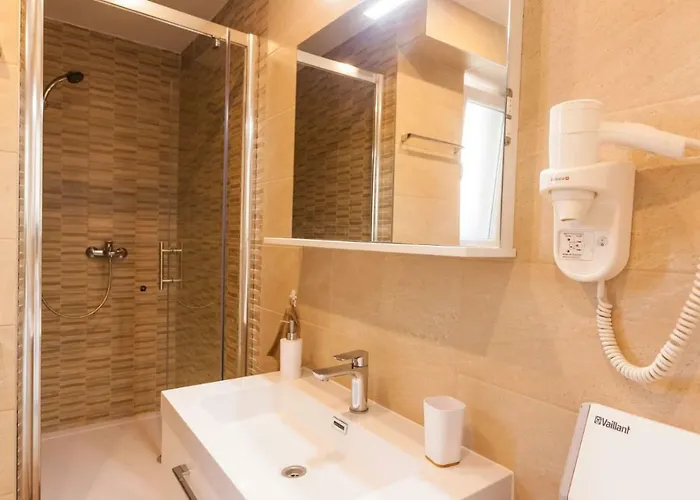 Val Апартаменти *